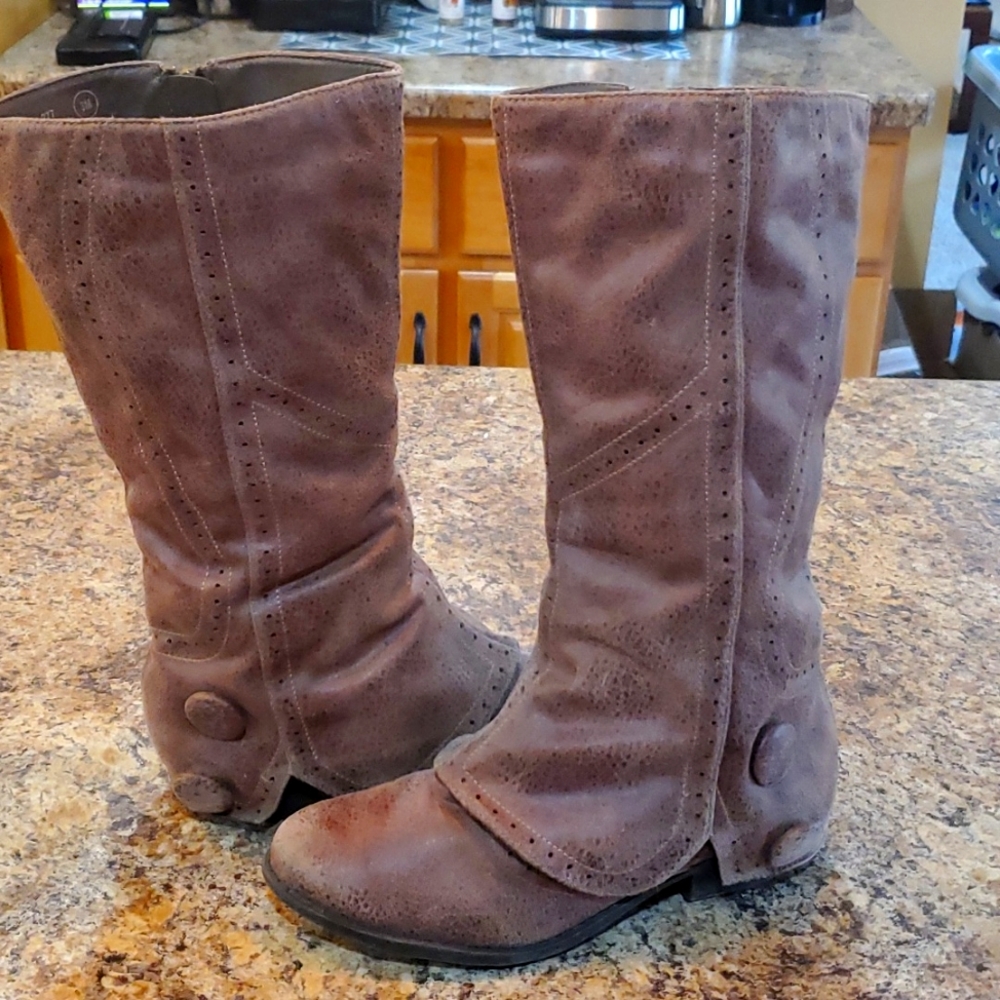 Girls size 3Y Boots